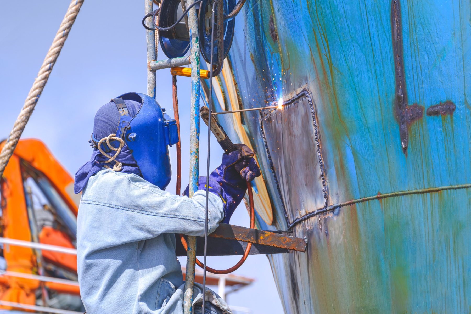 Marine welding and steel repair on vessel structure